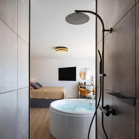 Romantic Luxury Oasis For Couples Near The Villa Pomer